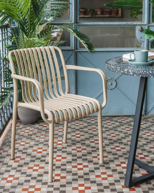 Chaise empilable d’extérieur Isabellini beige