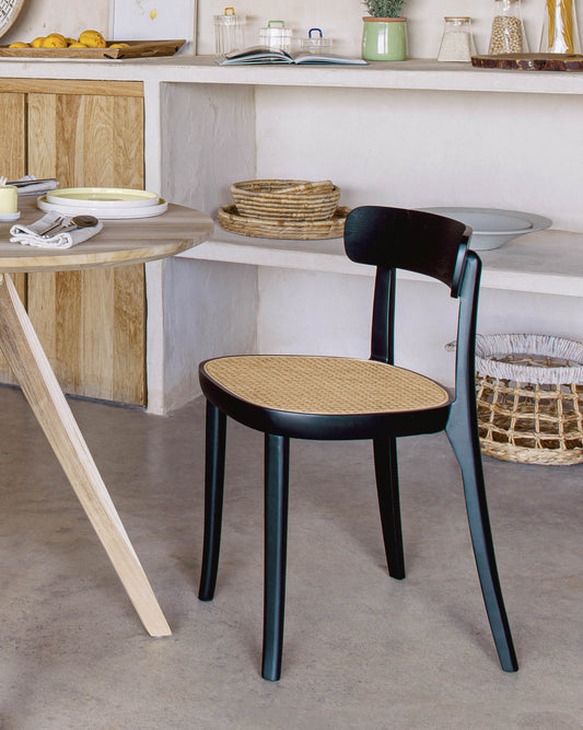 Chaise Romane bois de hêtre noir avec placage de frêne et rotin