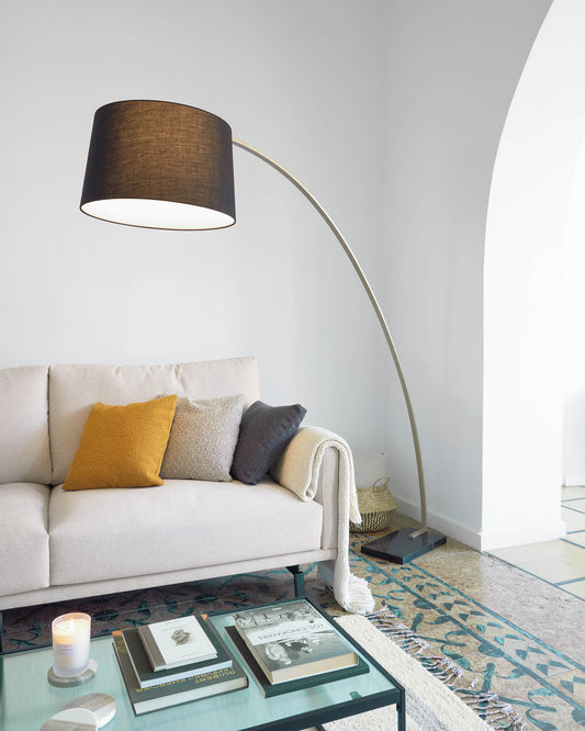 Lampadaire Juhe métal doré et marbre noir