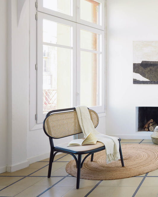 Fauteuil Doriane bois d'orme finition laquée noir siège avec revêtement