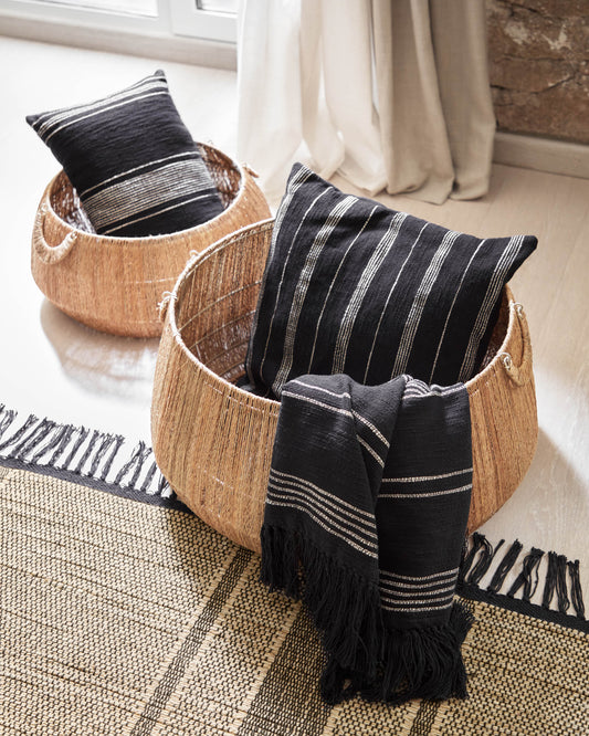 Housse de coussin Adalgisa en coton à rayures noir et blanc 45 x 45 cm
