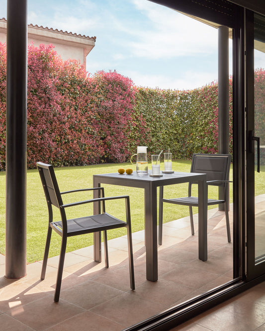 Table de jardin Sirley en aluminium noir 70 x 70 cm