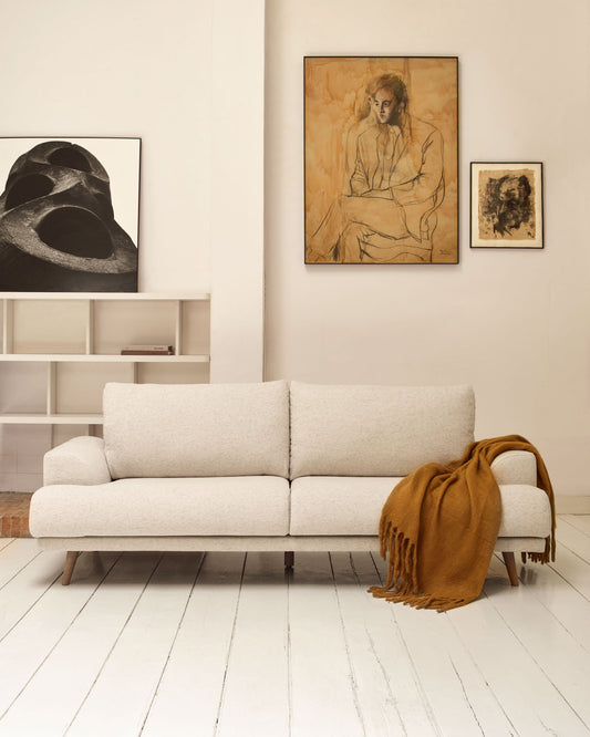 Canapé Karin 3 places en chenille beige et pieds en bois de hêtre avec finition ton naturel 228 cm
