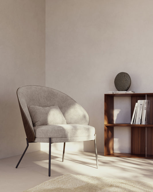 Fauteuil Eamy marron clair placage de frêne finition noyer et métal noir