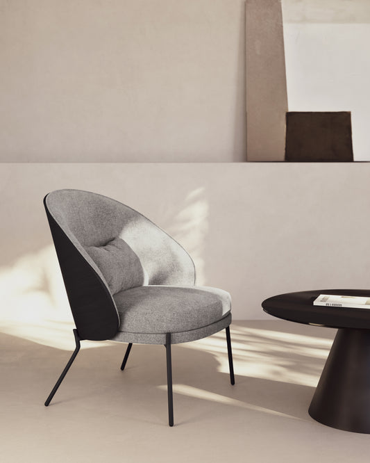 Fauteuil Eamy gris clair placage de frêne finition noire et métal noir