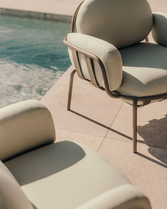 Fauteuil d'extérieur Joncols en aluminium avec finition peinte grise et coussins gris