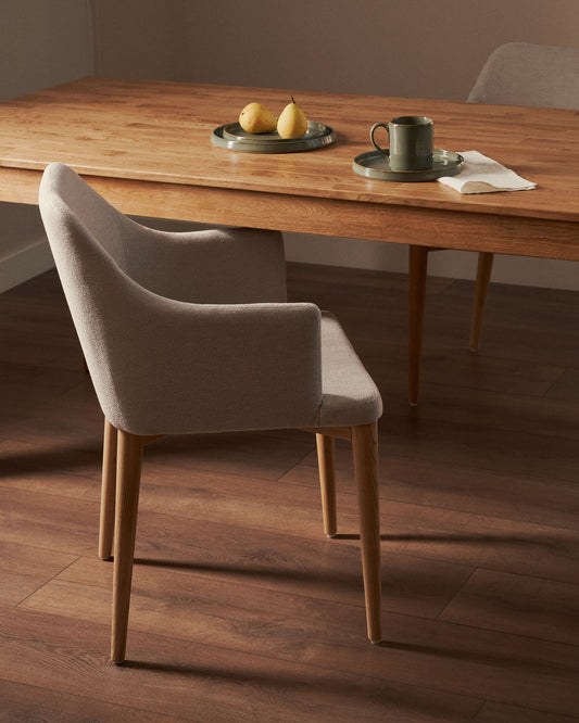 Chaise Croft en chenille marron et pieds en bois de frêne