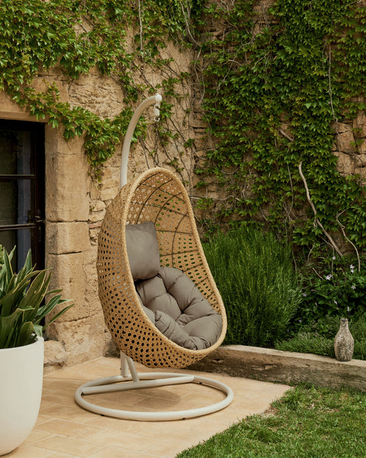 Fauteuil suspendu sur pied gris clair Cira finition naturelle