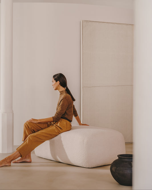 Repose-pieds Martina en bouclette couleur écrue 123 x 85 cm – Certifié FSC Mix Credit
