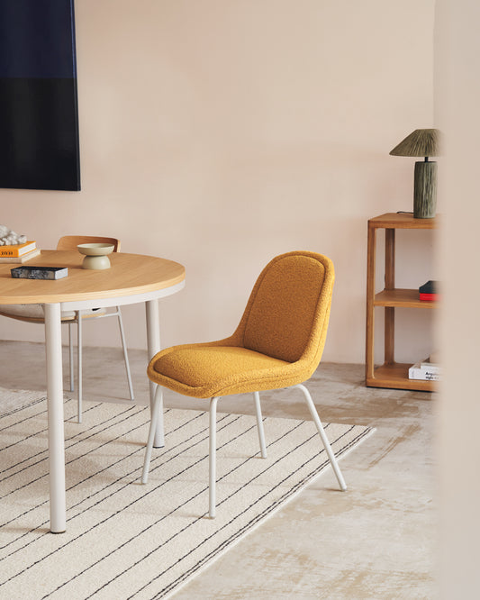 Chaise Aimin en bouclette jaune et pieds en acier peint beige mat FSC Mix Credit