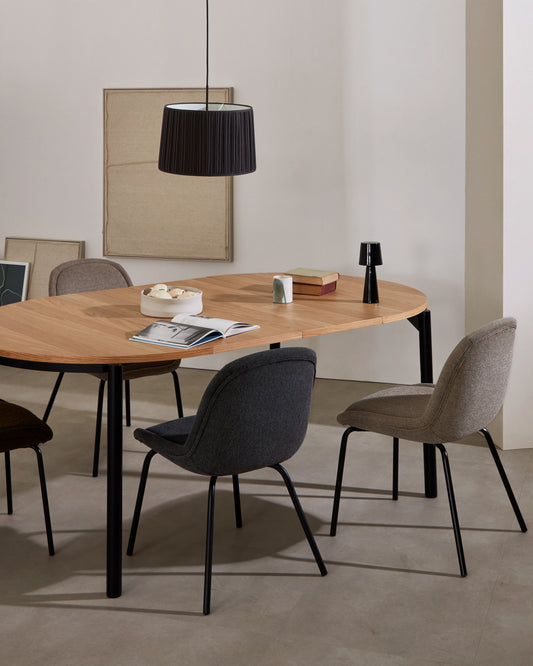 Table extensible ronde Montuiri placage en chêne et pieds en acier finition noire  Ø 120 (200) cm