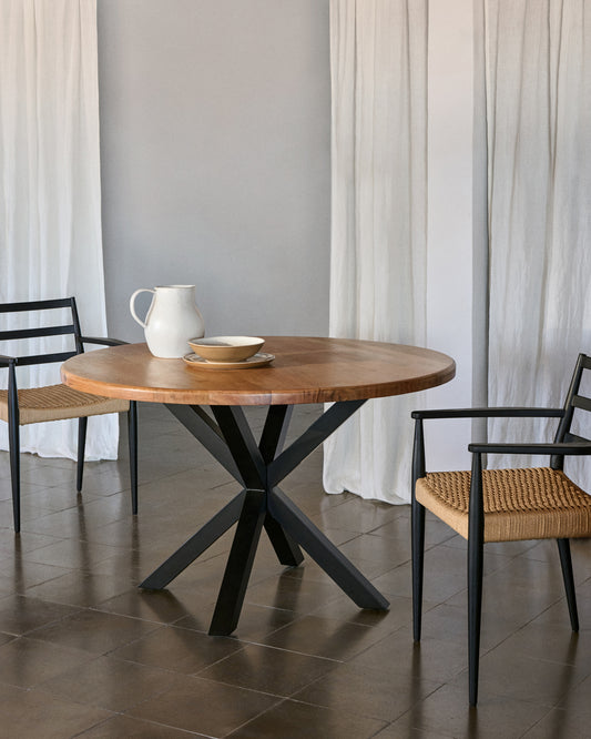 Table ronde Argo en bois d'acacia et pieds en acier finition noire  Ø 120 cm