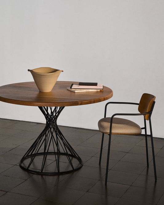 Table ronde Niut en bois d'acacia et pieds en acier finition noire  Ø 120 cm