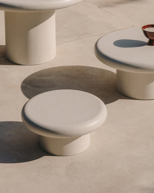 Table basse ronde Addaia en ciment blanc Ø66 cm