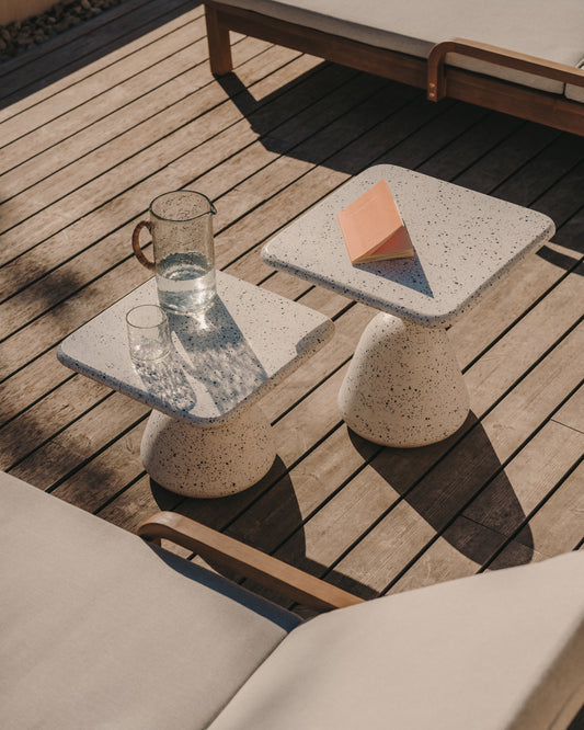 Table basse Saura en terrazzo blanc avec un plateau en terrazzo blanc 32 x 48 x 48