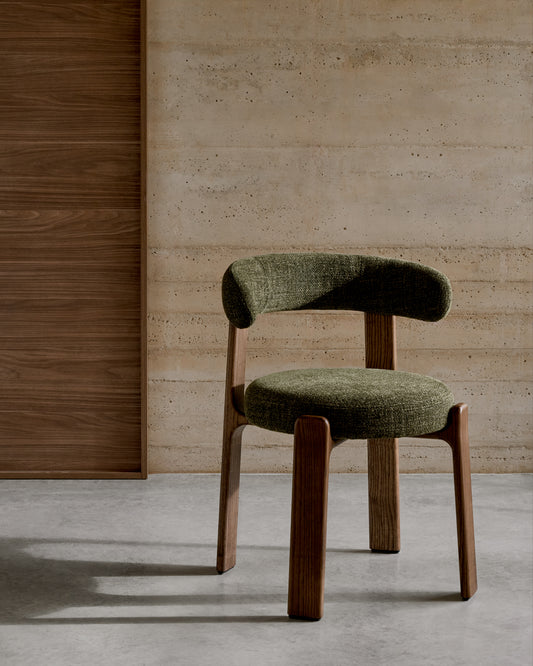 Chaise Granite en tissu chenille vert et bois de frêne finition noyer FSC 100%