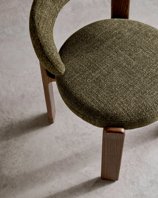 Chaise Granite en tissu chenille vert et bois de frêne finition noyer FSC 100%