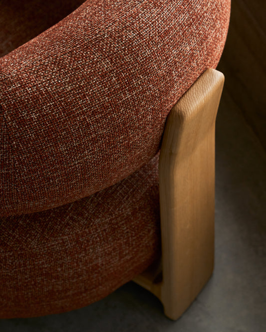 Fauteuil Granite tissu chenille terracotta pieds bois de frêne finition ton naturel FSC 100 %