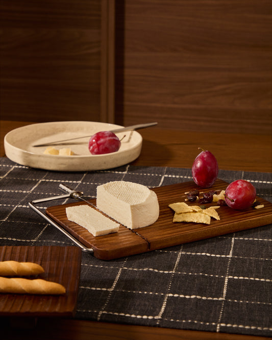 Planche à fromage Rommu en bois d’acacia FSC 100%