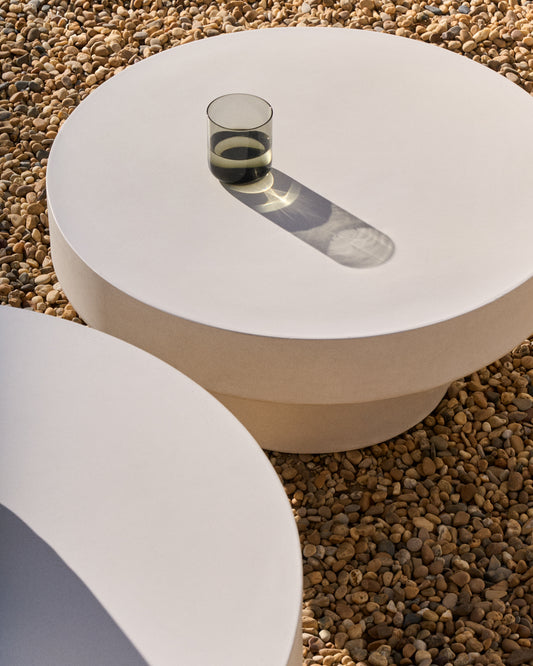 Table basse ronde Aiguablava en ciment blanc Ø 66 cm