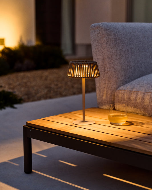 Lampe de table solaire d’extérieur Aldet en corde chinée beige et pied en métal beige