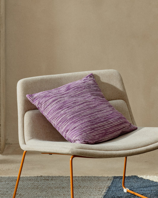 Housse de coussin Niera en coton jacquard à rayures violettes 45 x 45 cm