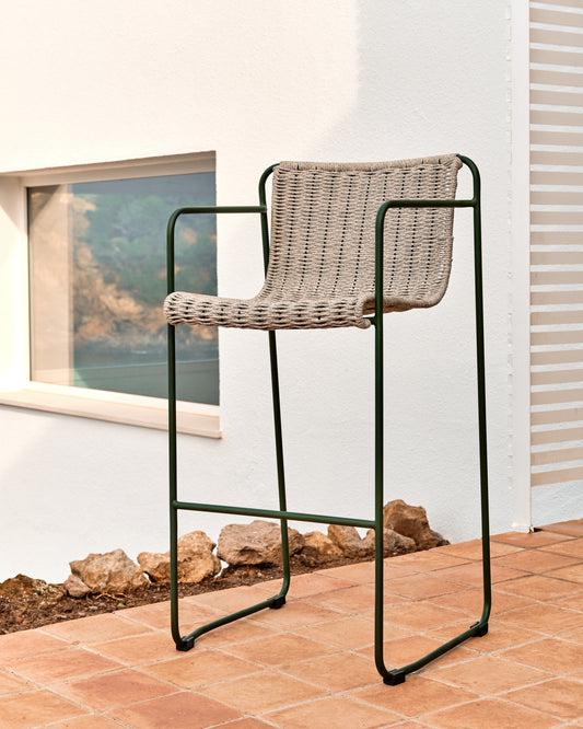 Tabouret Maurina en acier galvanisé vert et corde écrue et grise 64,5 cm