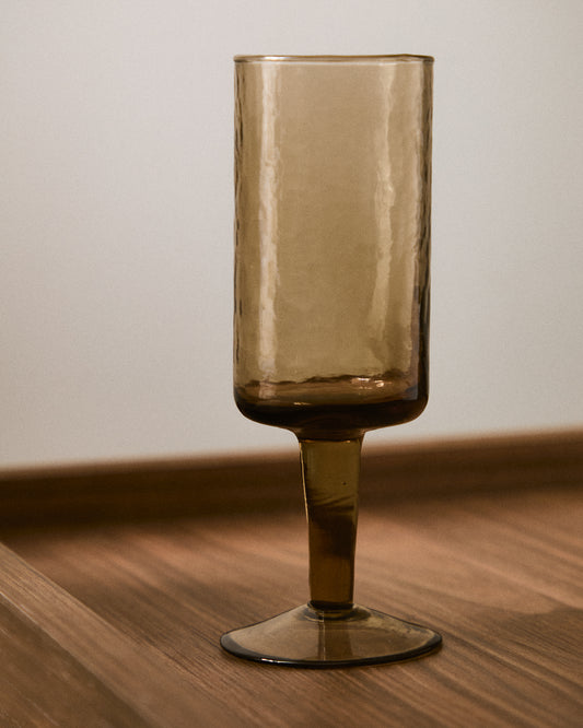 Verre à vin Obila en verre recyclé marron