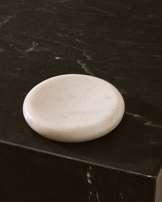 Plateau Obena en marbre blanc Ø 15 cm