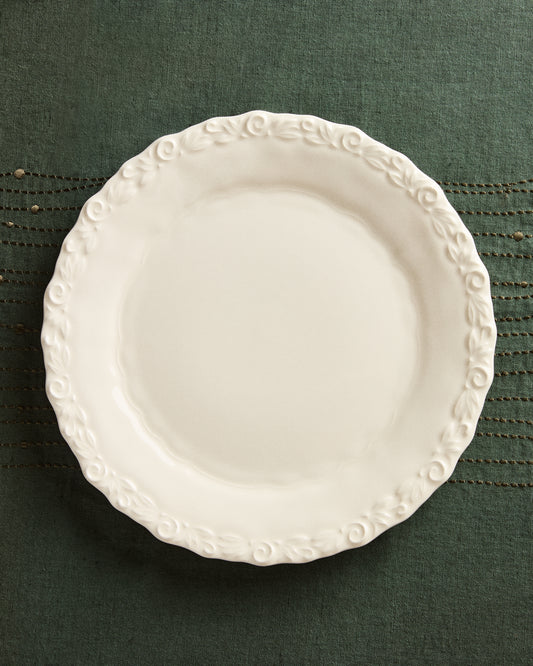 Assiette plate Varla en céramique beige