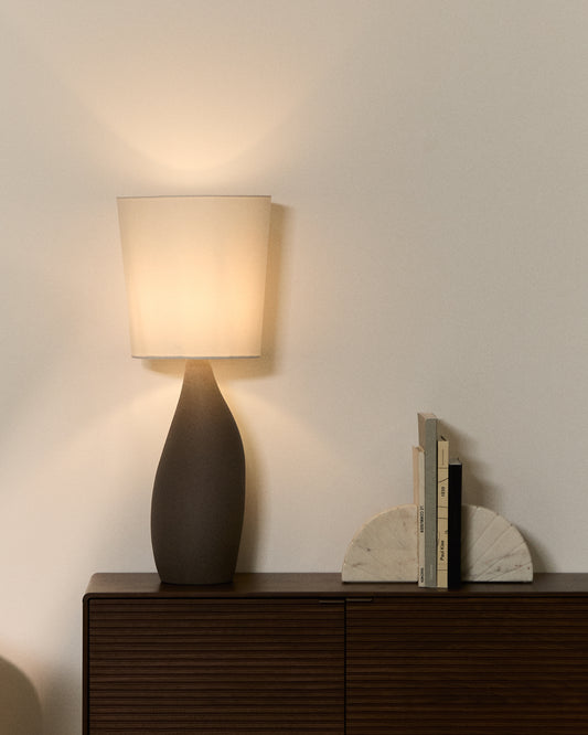 Grande lampe de table Viona avec effet pierre texturée et abat-jour en coton