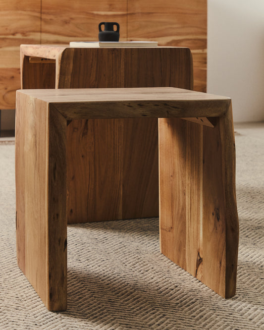 Ensemble Lomiri de 2 tables auxiliaires gigognes en bois d’acacia avec finition blanchie, 50 x 42 cm et 34 x 42 cm