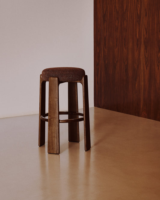 Tabouret Granite version ignifugée en chenille marron et bois de frêne finition ton noyer FSC 100 % 75 cm
