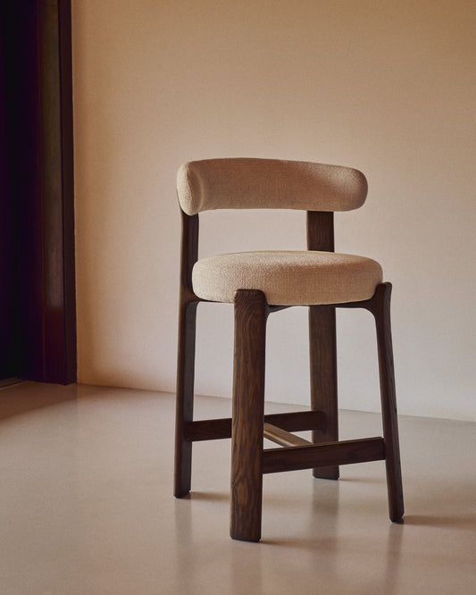 Tabouret Granite en tissu chenille beige et bois de frêne avec finition ton noyer FSC 100 % 65 cm