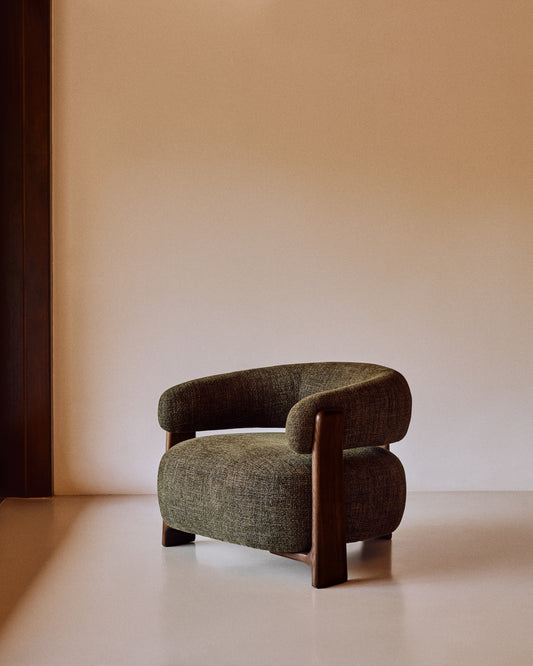 Fauteuil Granite en tissu chenille vert et pieds en bois de frêne finition noyer FSC 100 %
