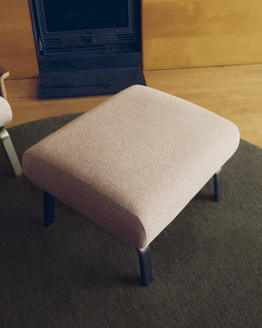 Repose-pieds Amsen beige avec pieds en acier inoxydable brossé 68 x 55 cm