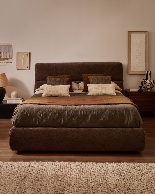 Lit déhoussable Dafra en chenille marron foncé avec coffre relevable pour matelas de 180 x 200 cm