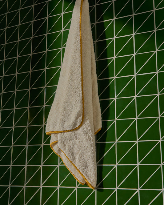 Serviette Sedora 100 % coton avec motif contrasté jaune 70 x 140 cm