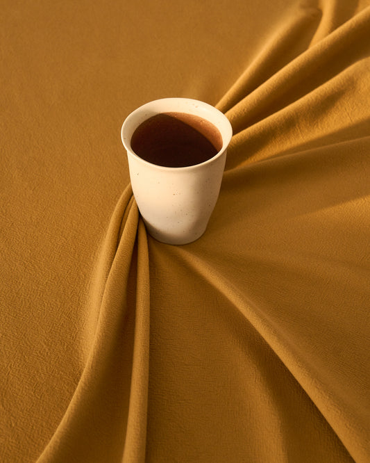 Tasse Nale en céramique beige avec fond marron