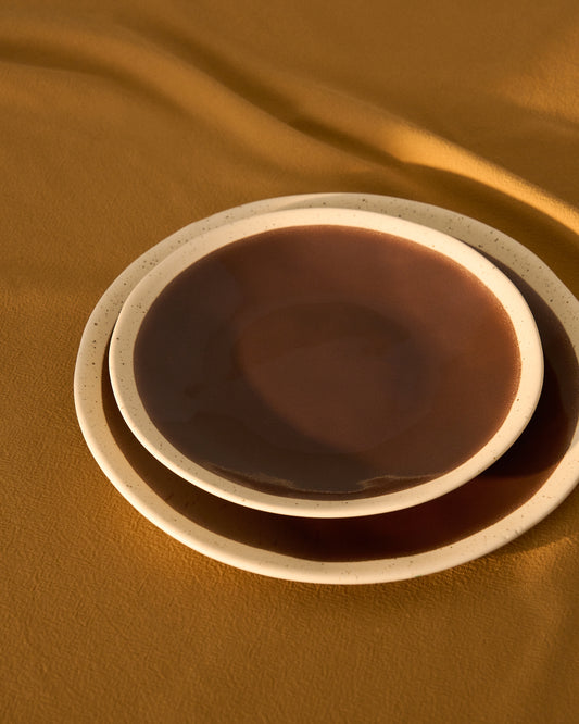 Assiette à dessert Nale en céramique beige avec fond marron