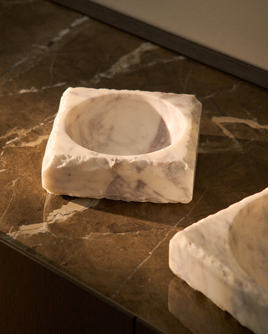 Plateau décoratif Vemi en marbre avec finition brute de couleur blanche 15 x 15 cm