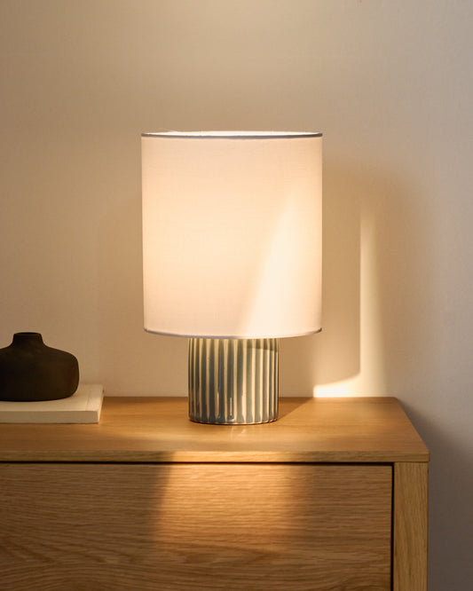 Lampe de table Eshe en céramique avec finition verte et blanche avec adaptateur UK