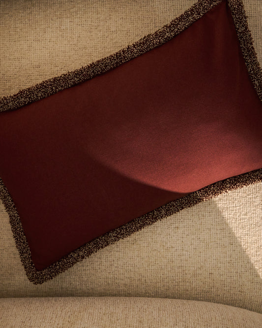 Housse de coussin  Olinan avec détail en bouclette marron 30 x 50 cm