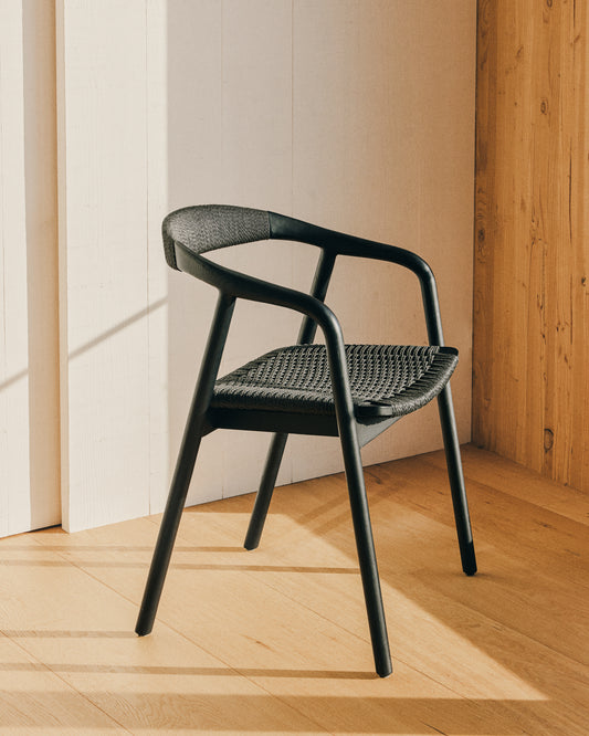 Chaise Derile en bois de chêne avec finition noire et corde en papier noire FSC Mix Credit