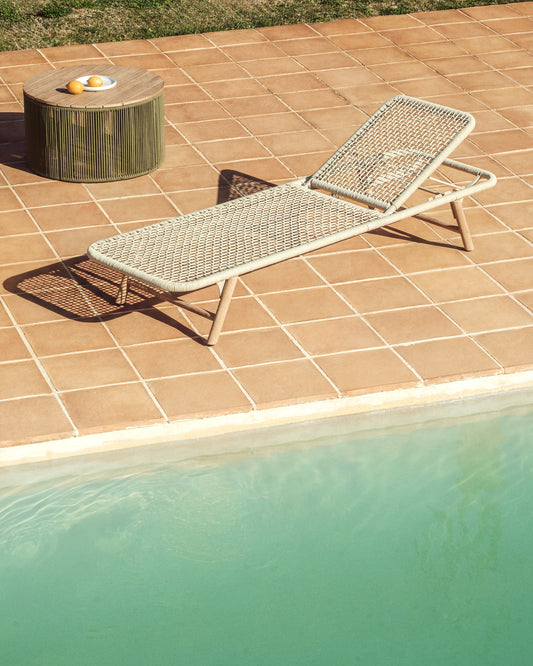 Bain de soleil Dandara en acier, corde écrue et pieds en bois massif d’acacia FSC 100%