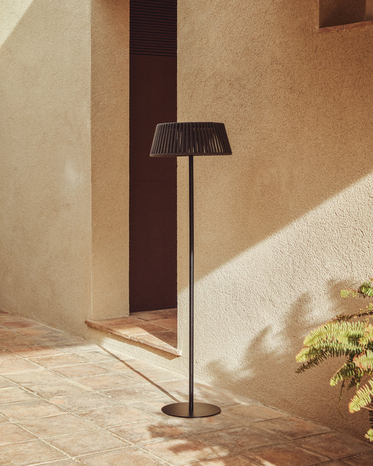 Lampadaire solaire d’extérieur Aldet en corde plate et pied en métal noir Ø 46 cm