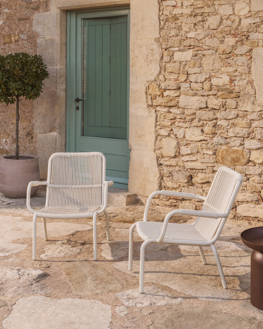 Fauteuil empilable Salis en aluminium écru et corde synthétique écrue
