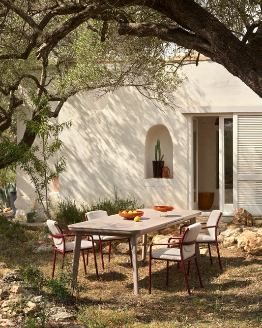 Table extensible d’extérieur Izola en aluminium avec finition taupe 220 (280) x 100 cm