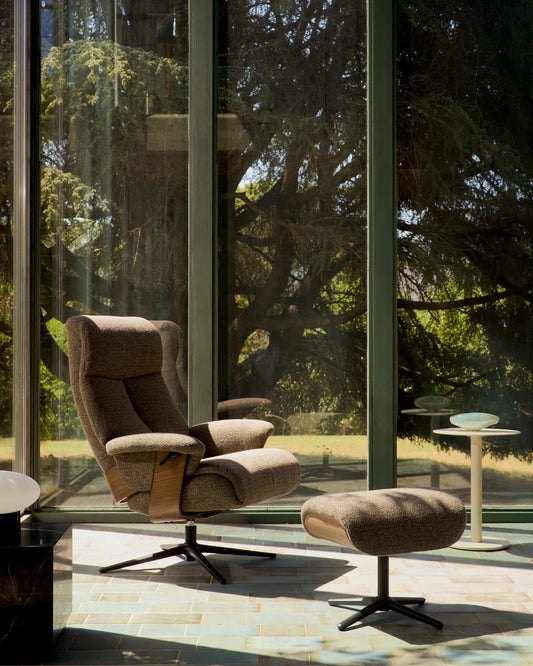 Fauteuil pivotant inclinable avec repose-pieds Toriel en micro-bouclette marron chocolat et pieds en aluminium FSC Mix Credit