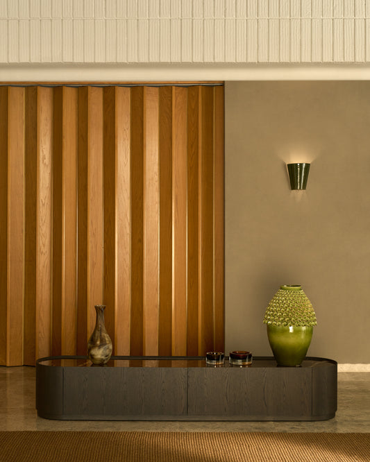 Meuble TV Nemore 2 tiroirs en placage de chêne et plateau en céramique avec effet marbre Emperador FSC Mix Credit 200 x 35 cm
